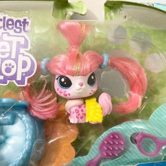 Littlest Pet Shop LPS Pets Ada Fluffpup Series 3 Damaged Box - Picture 2 of 16